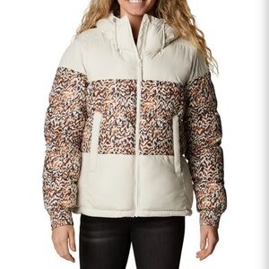 Columbia Womens Pike Lake II
Insulated Puffer Jacket. NWT